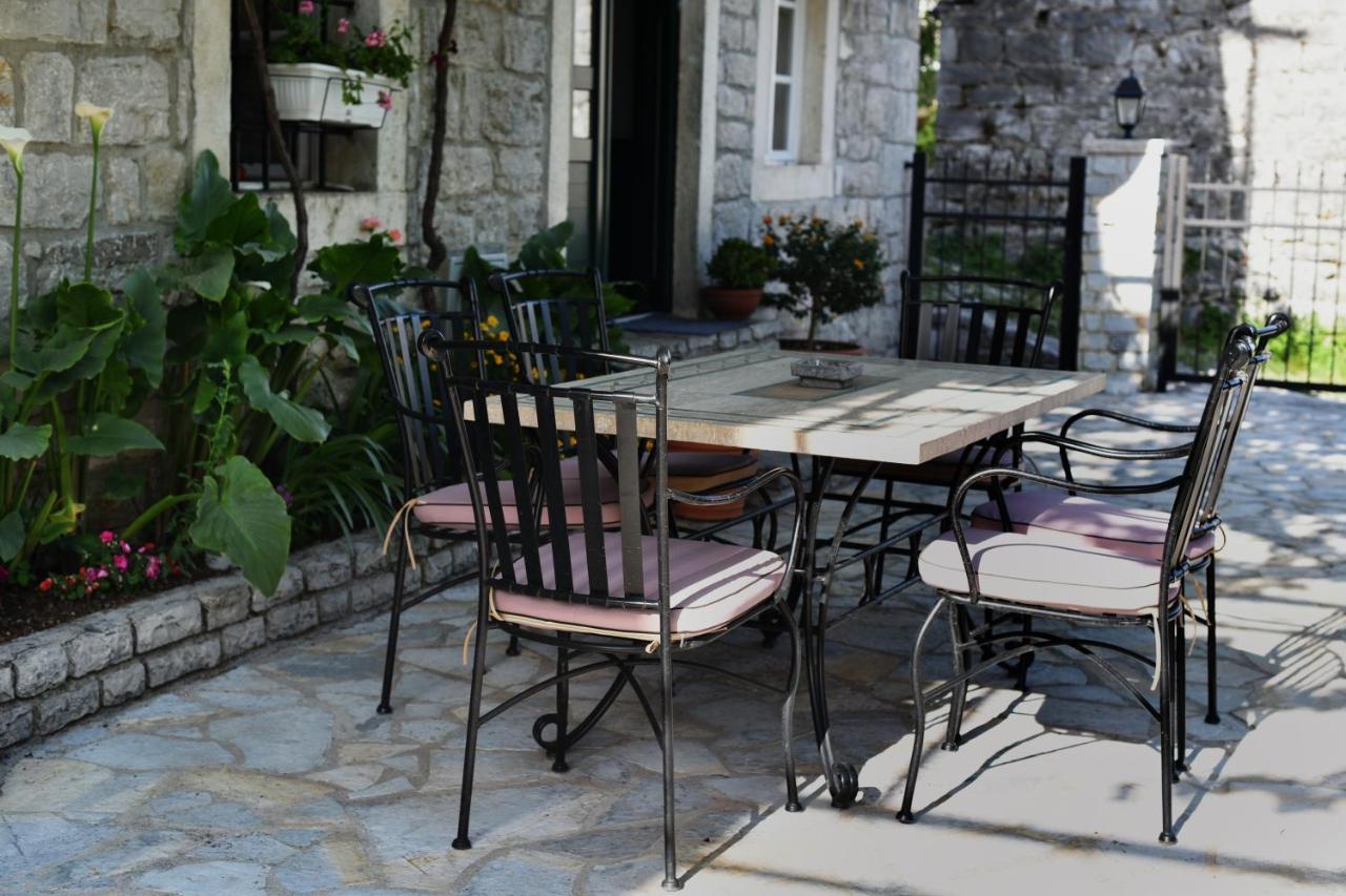 Appartement Stone House Morinj à Kotor Extérieur photo